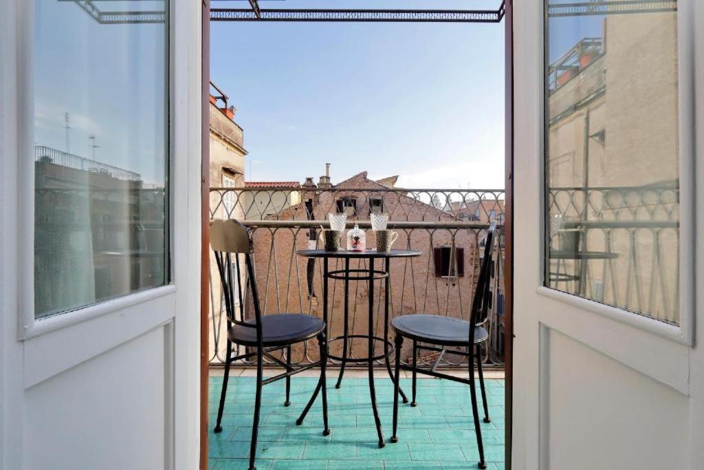 Della Croce Rooms Рим Экстерьер фото