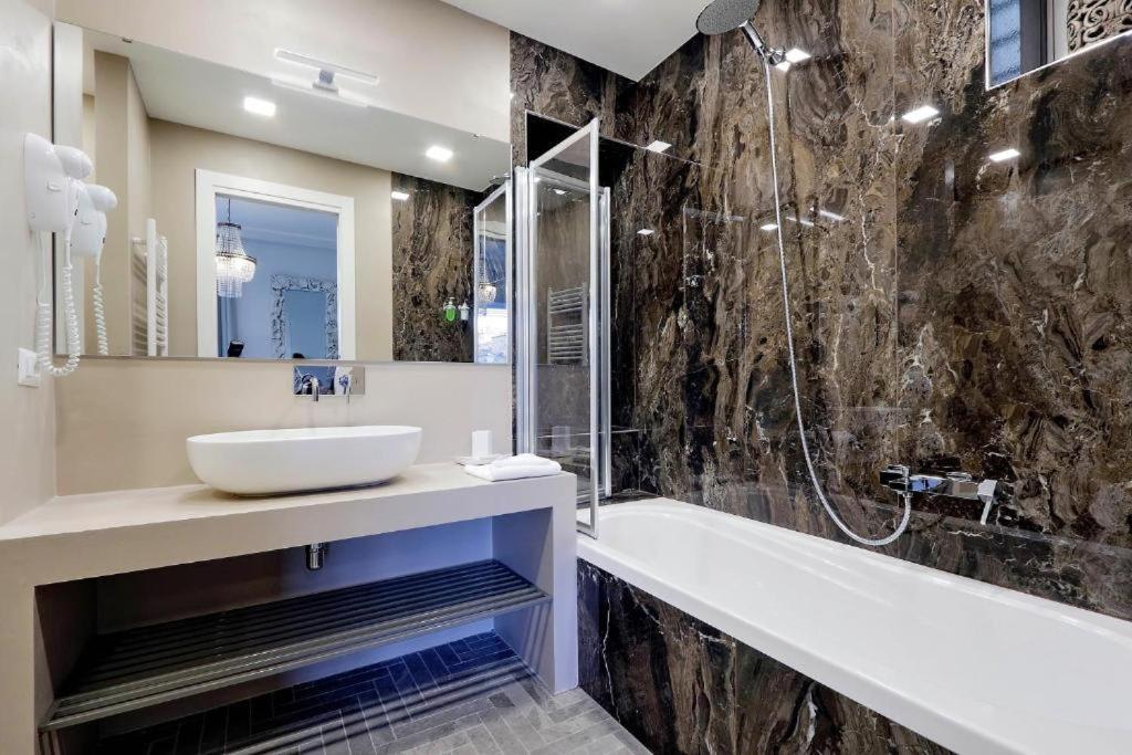 Della Croce Rooms Рим Экстерьер фото
